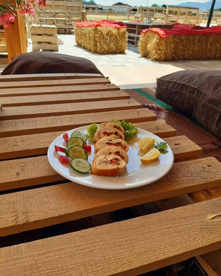 Hotel House Of Horses Shtepia E Kuajve Korce