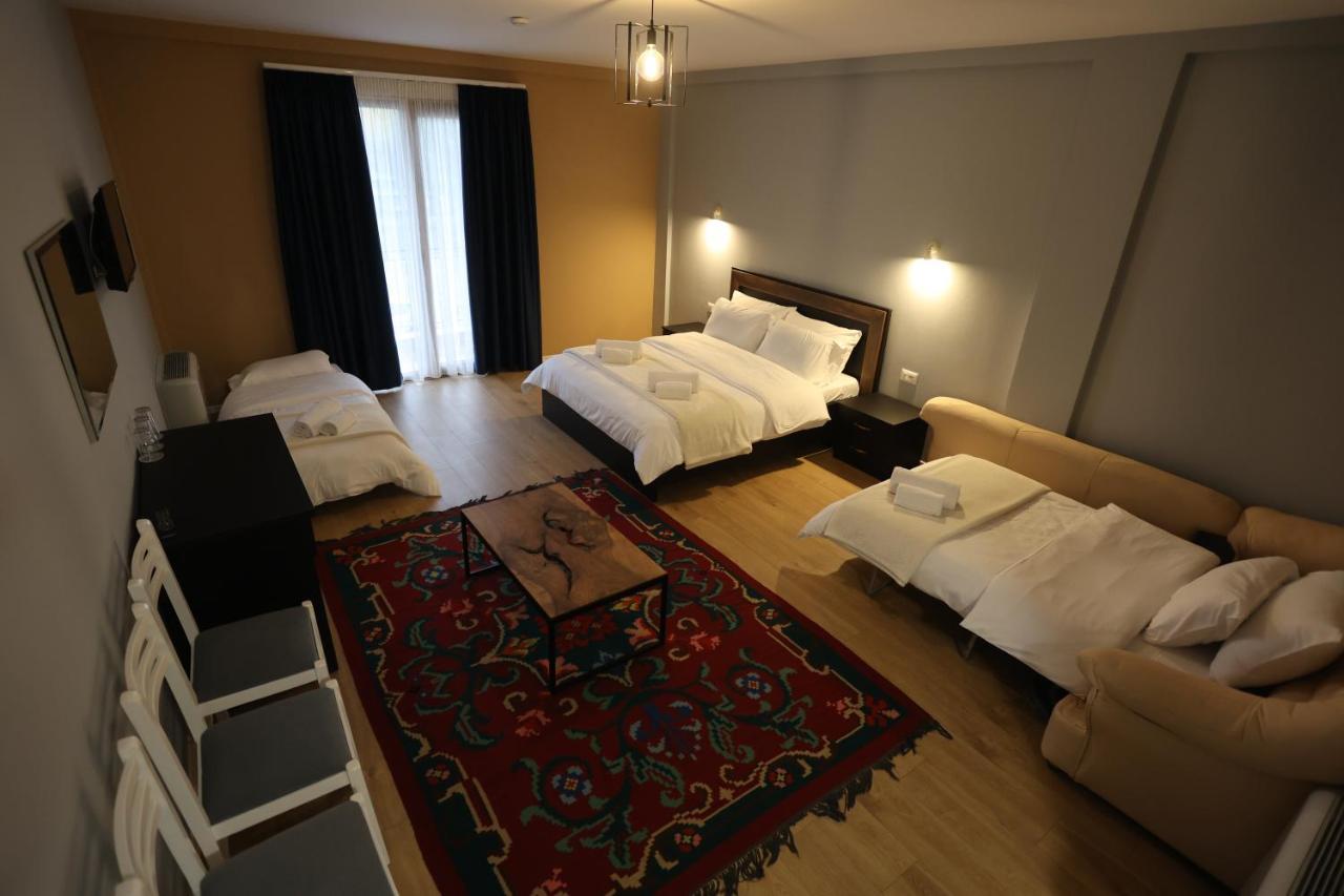 House Of Horses Shtepia E Kuajve 3* Korce
