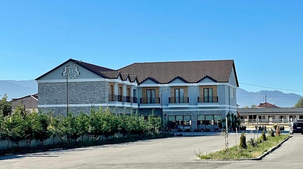 House Of Horses Shtepia E Kuajve Hotel 3*