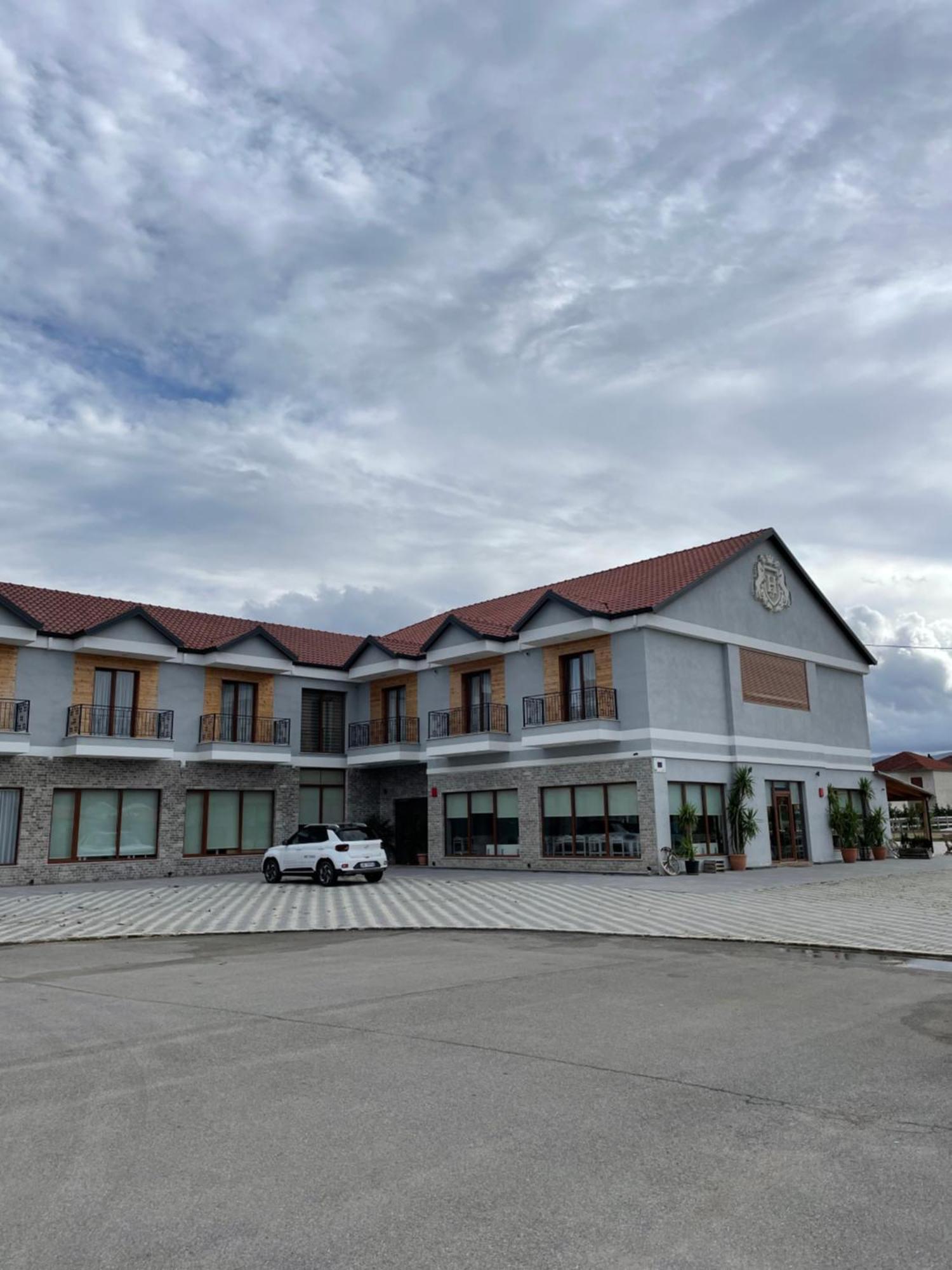 Hotel House Of Horses Shtepia E Kuajve 3*